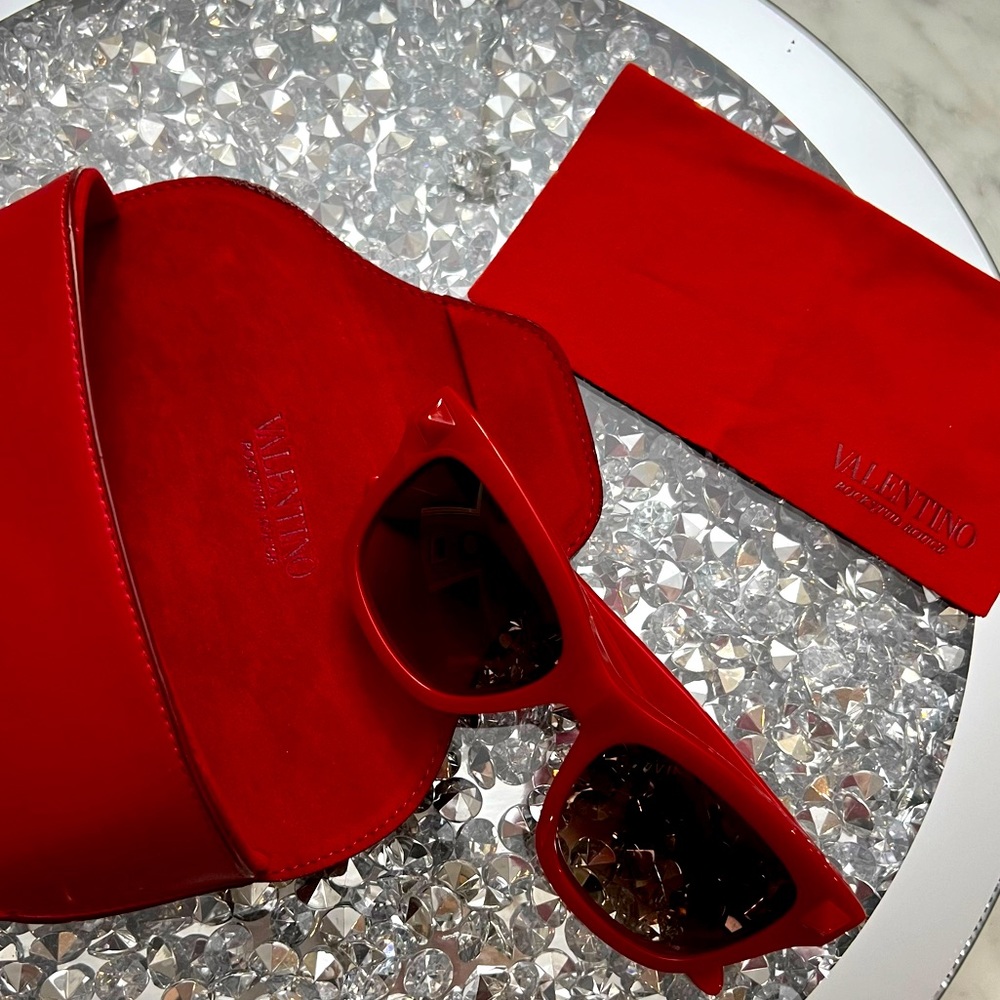 Authentic  ❤️‍🔥Valentino Red Stud 681S Womens Sunglasses - Picture 10 of 16